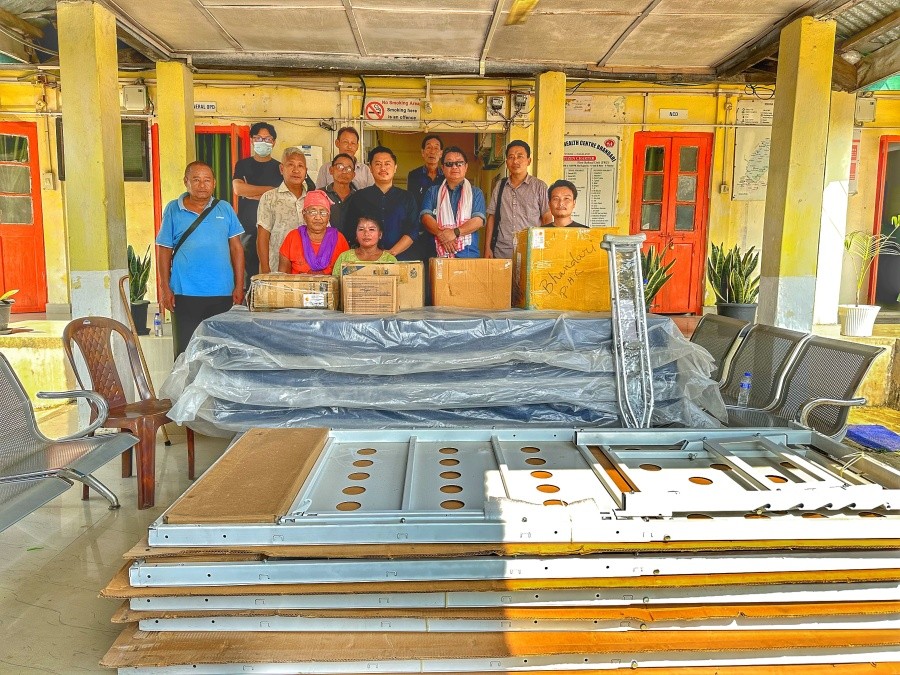 Medical staffs of Bhandari CHC along with ‘Back to the Soil Support Group’ team with the donated medical equipments and medicines at Bhandari CHC on October 12.